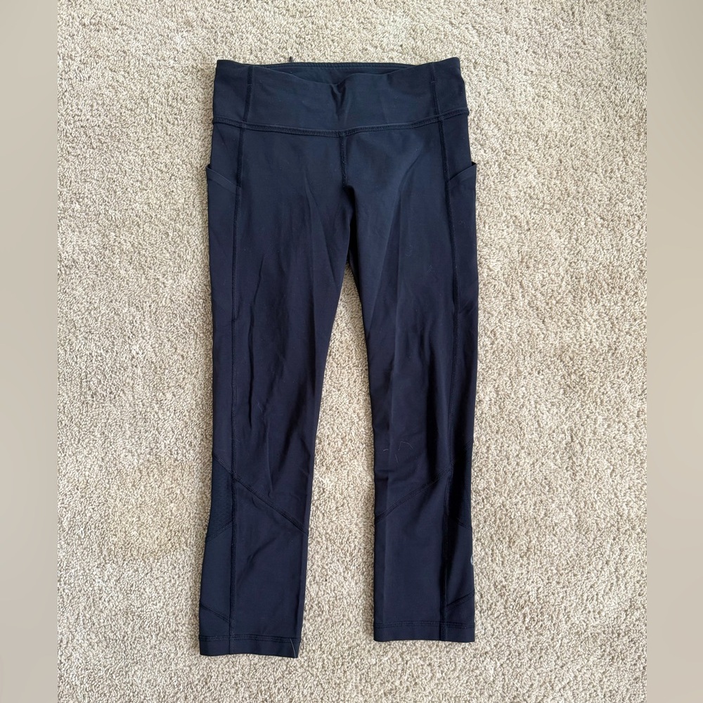 Lululemon capri length leggings size 6, black